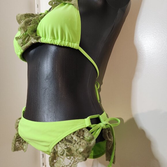 Anemone 2 piece lime green ruffled lace bikini size Medium - Picture 2 of 4